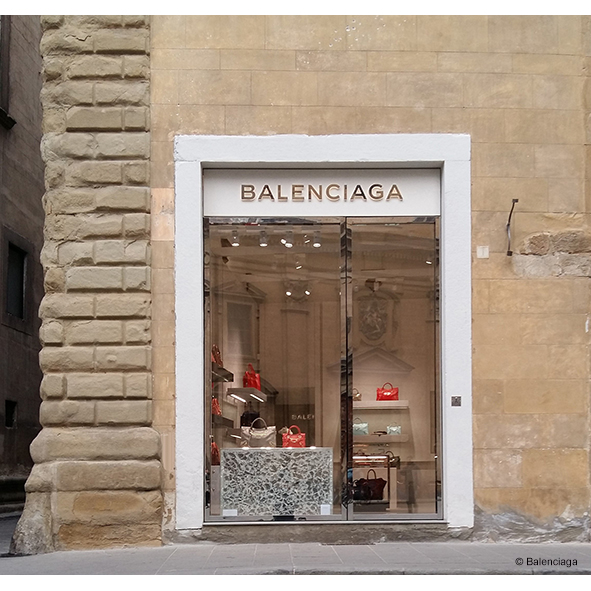 balenciaga milano rivenditori